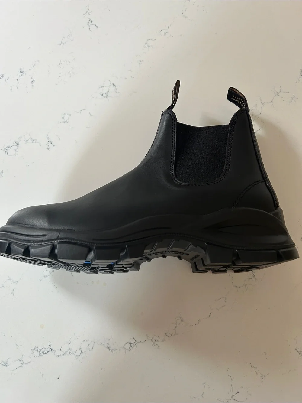 BLUNDSTONE Men’s Work Boot, Black Size 9, Sample pair, NWOT